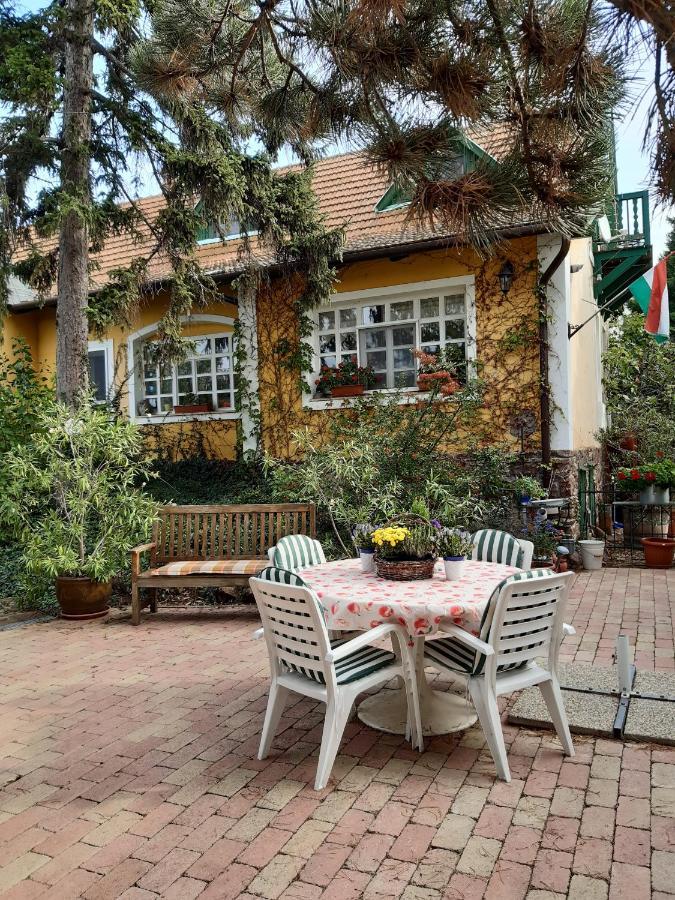 Villa-Magdi Vendeghaz Révfülöp エクステリア 写真